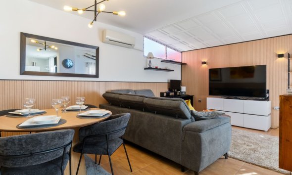 Resale - Terraced house / Townhouse - Orihuela Costa - Villamartín