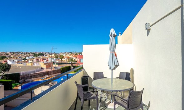 Resale - Terraced house / Townhouse - Orihuela Costa - Villamartín