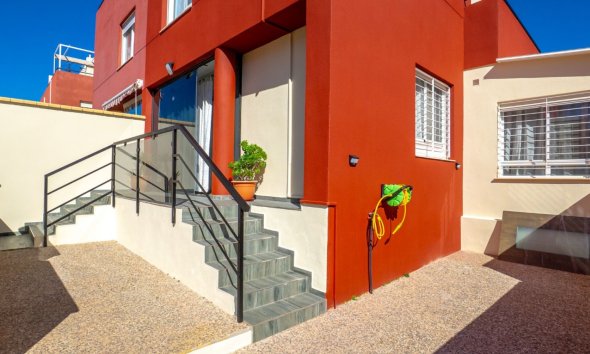 Resale - Terraced house / Townhouse - Orihuela Costa - Villamartín