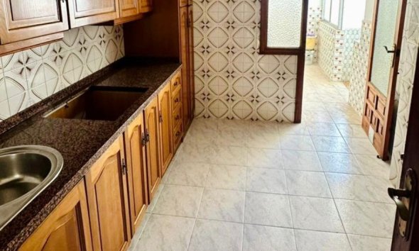 Resale - Apartment - Torrevieja Centro - Torrevieja