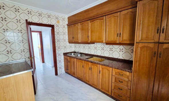 Resale - Apartment - Torrevieja Centro - Torrevieja