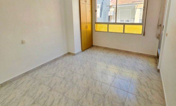 Resale - Apartment - Torrevieja Centro - Torrevieja