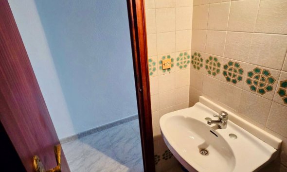 Resale - Apartment - Torrevieja Centro - Torrevieja