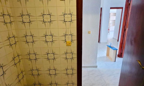 Resale - Apartment - Torrevieja Centro - Torrevieja