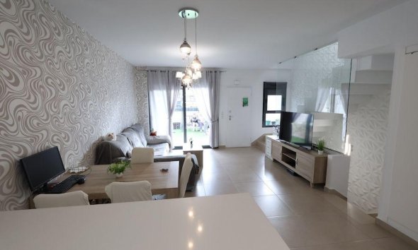 Resale - Terraced house / Townhouse - Orihuela Costa - Los Dolses