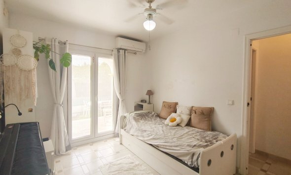 Resale - Terraced house / Townhouse - Orihuela Costa - Villamartín