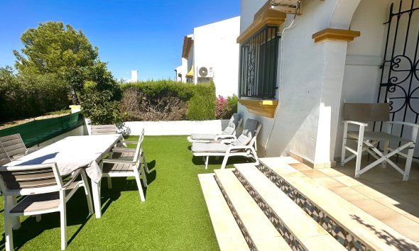 Resale - Terraced house / Townhouse - Orihuela Costa - Villamartín