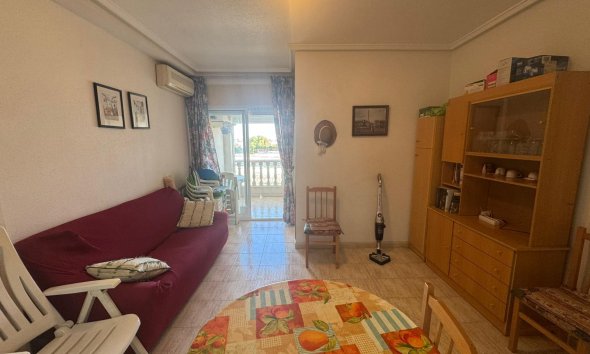 Resale - Apartment - Torrevieja - Playa del Acequión