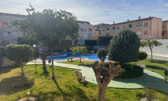 Resale - Apartment - Torrevieja - Playa del Acequión