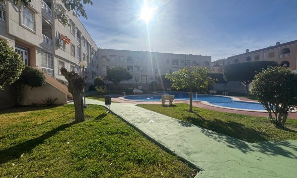 Resale - Apartment - Torrevieja - Playa del Acequión