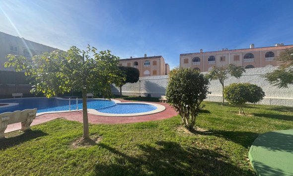 Resale - Apartment - Torrevieja - Playa del Acequión