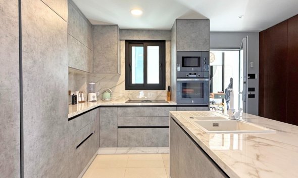 Resale - Villa - Orihuela Costa - Villamartín