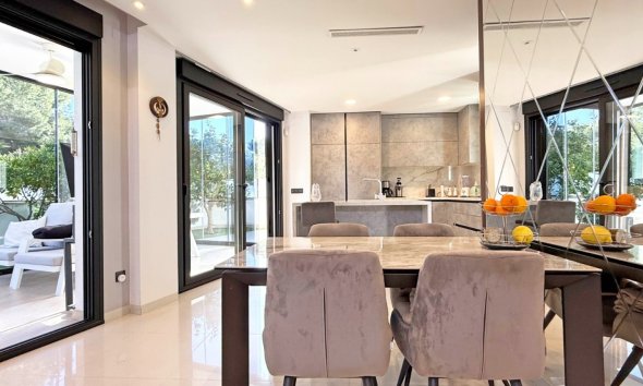 Resale - Villa - Orihuela Costa - Villamartín