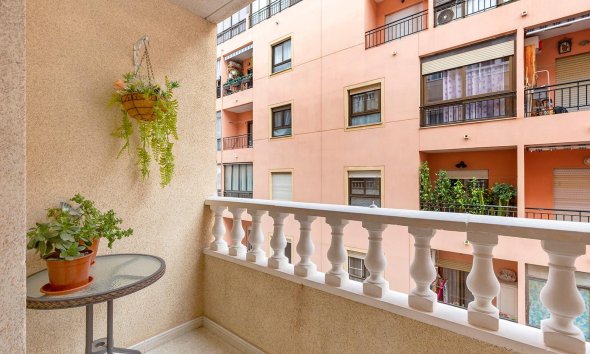 Resale - Apartment - Torrevieja - Centro