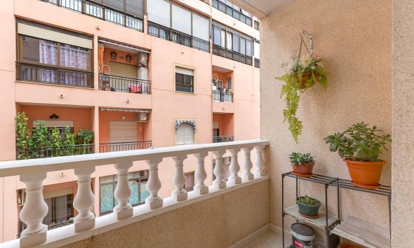 Resale - Apartment - Torrevieja - Centro