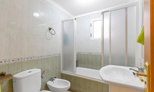 Resale - Apartment - Torrevieja - Centro