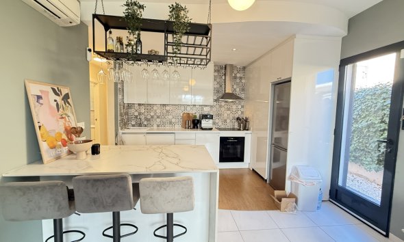 Resale - Villa - Orihuela Costa - La Zenia