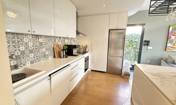 Resale - Villa - Orihuela Costa - La Zenia