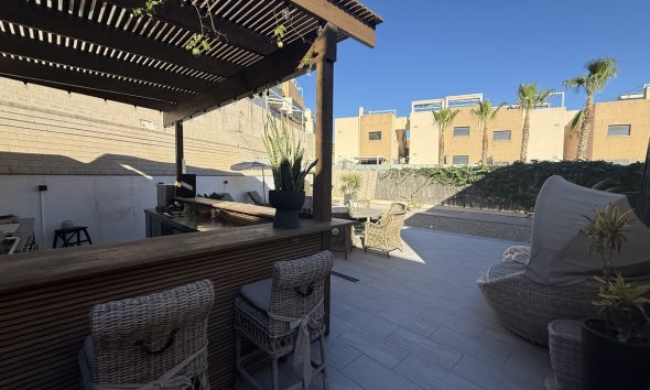 Resale - Villa - Orihuela Costa - La Zenia