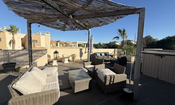 Resale - Villa - Orihuela Costa - La Zenia