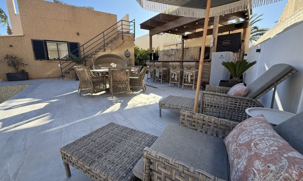 Resale - Villa - Orihuela Costa - La Zenia