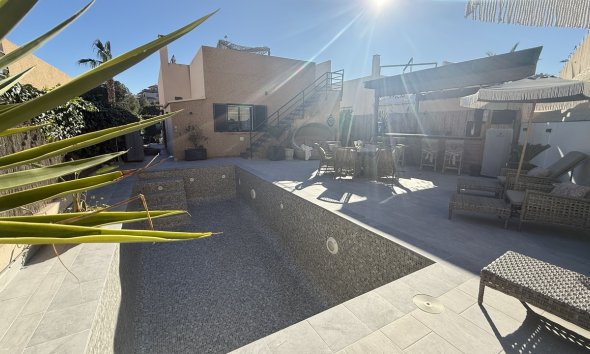 Resale - Villa - Orihuela Costa - La Zenia