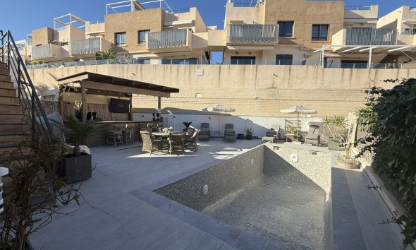 Resale - Villa - Orihuela Costa - La Zenia