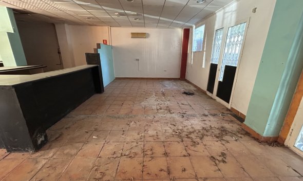 Resale - Commercial premises / Commercial unit / Retail space - Orihuela Costa - Villamartin