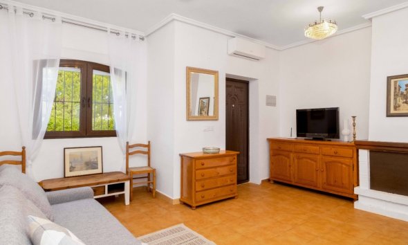 Resale - Terraced house / Townhouse - Orihuela Costa - La Zenia