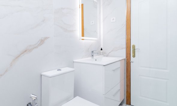 Resale - Terraced house / Townhouse - Orihuela Costa - La Zenia