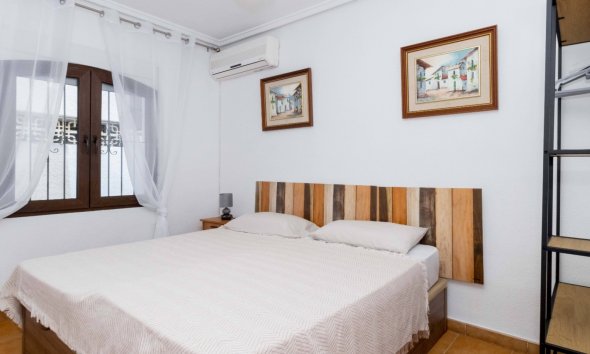 Resale - Terraced house / Townhouse - Orihuela Costa - La Zenia