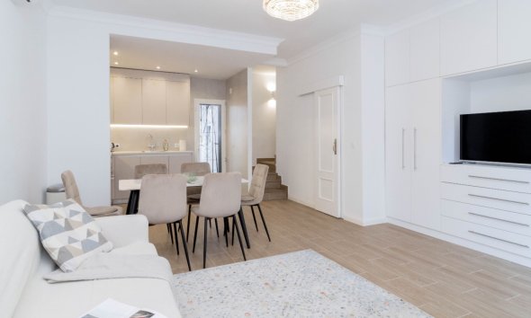 Resale - Terraced house / Townhouse - Orihuela Costa - La Zenia