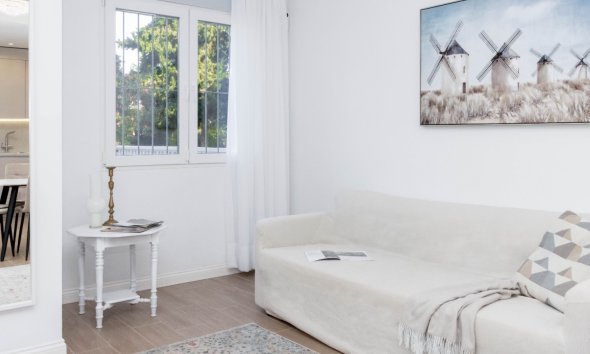 Resale - Terraced house / Townhouse - Orihuela Costa - La Zenia