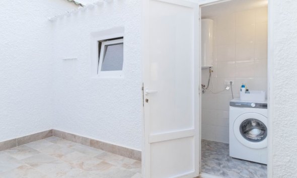 Resale - Terraced house / Townhouse - Orihuela Costa - La Zenia