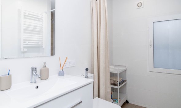 Resale - Terraced house / Townhouse - Orihuela Costa - La Zenia