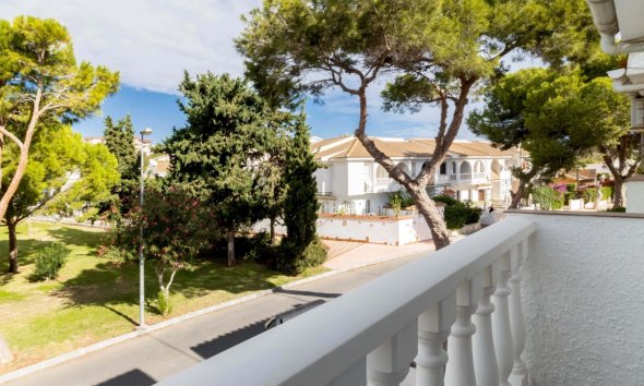 Resale - Terraced house / Townhouse - Orihuela Costa - La Zenia