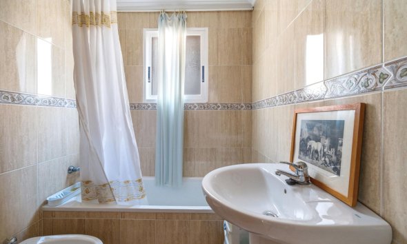 Resale - Apartment - Torrevieja - Playa de los locos