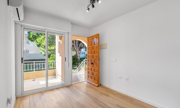 Resale - Apartment - Torrevieja - Torreblanca