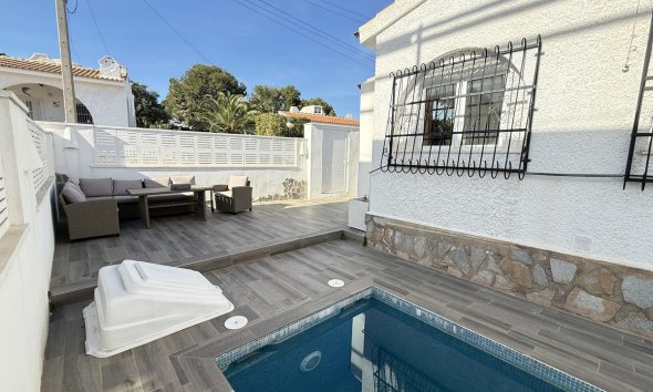 Resale - Villa - Orihuela Costa - Villamartin