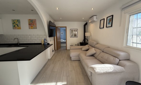 Resale - Villa - Orihuela Costa - Villamartin