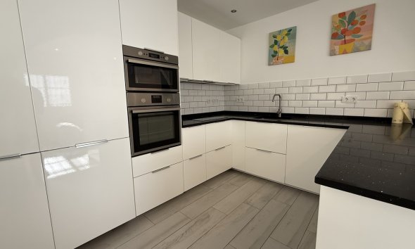 Resale - Villa - Orihuela Costa - Villamartin