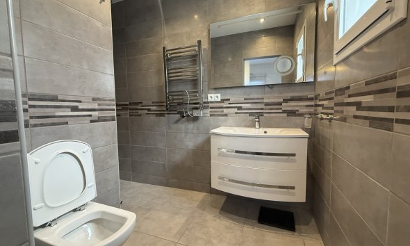 Resale - Villa - Orihuela Costa - Villamartin