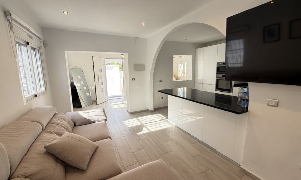 Resale - Villa - Orihuela Costa - Villamartin