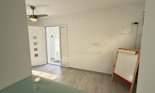 Resale - Villa - Orihuela Costa - Villamartin