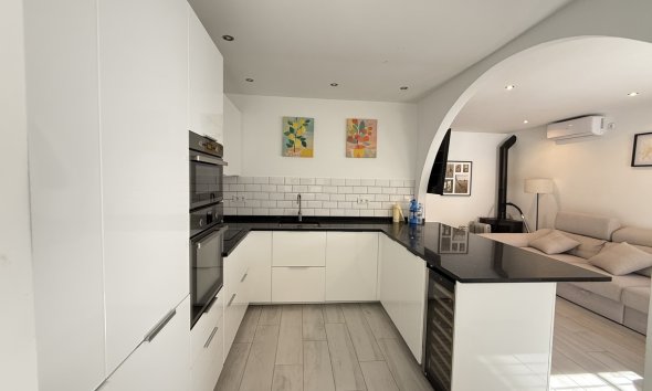 Resale - Villa - Orihuela Costa - Villamartin