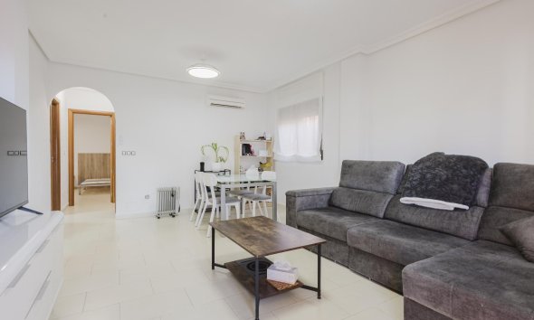Resale - Villa - Torrevieja - Aguas Nuevas