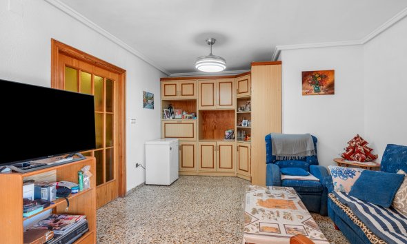 Resale - Apartment - Arenales del Sol - Segunda linea playa
