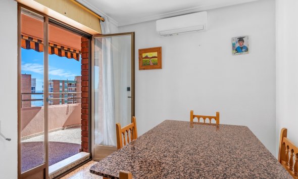 Resale - Apartment - Arenales del Sol - Segunda linea playa