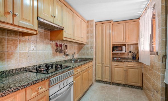 Resale - Apartment - Arenales del Sol - Segunda linea playa