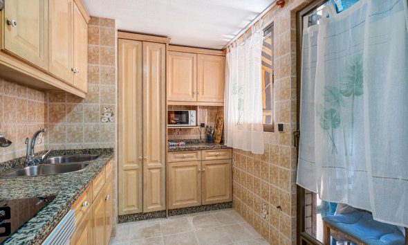 Resale - Apartment - Arenales del Sol - Segunda linea playa